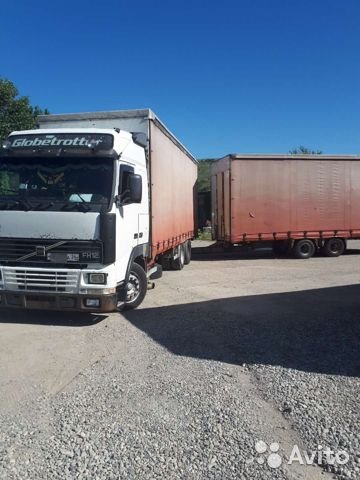 Тентованный грузовик Volvo