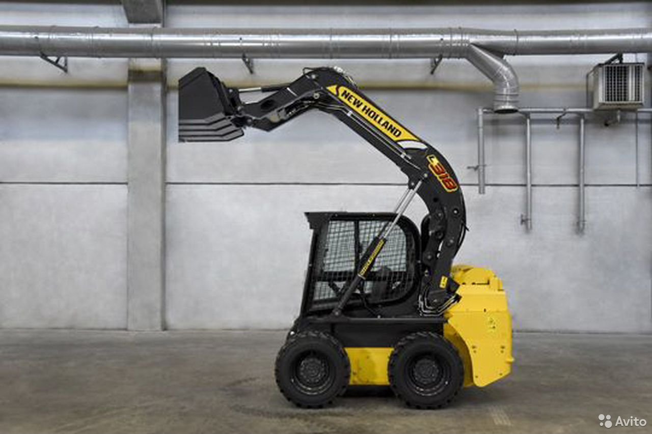 Мини-погрузчик New Holland L318
