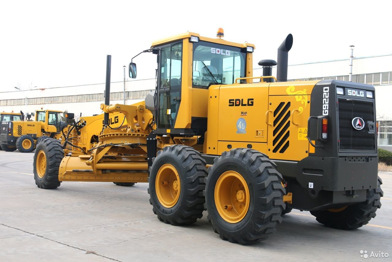 Автогрейдер SDLG G9220F AWD