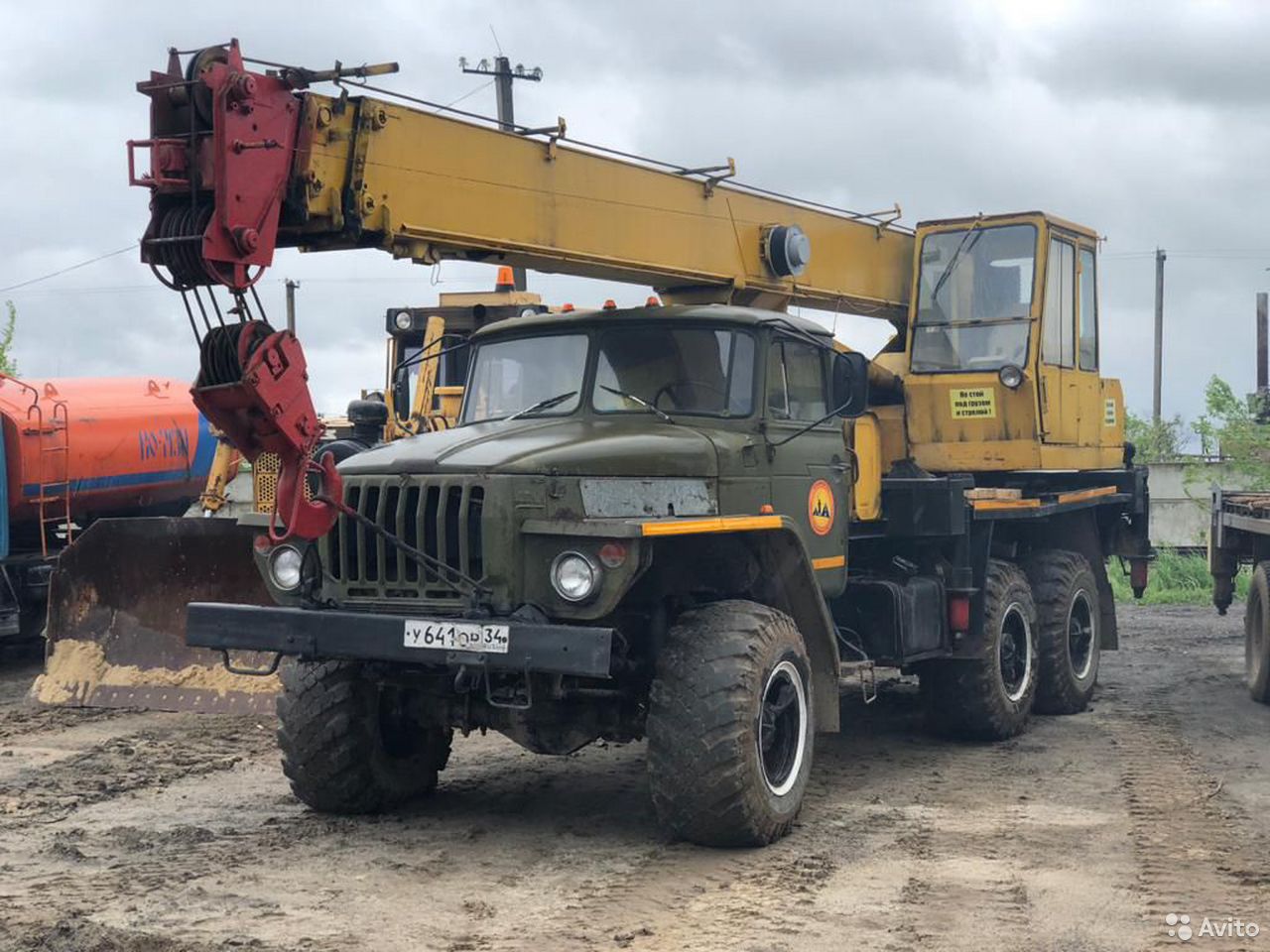 Автокран Ивановец КС-35714 на шасси УРАЛ 5557