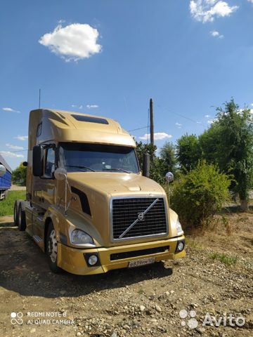 Седельный тягач Volvo VNL 670