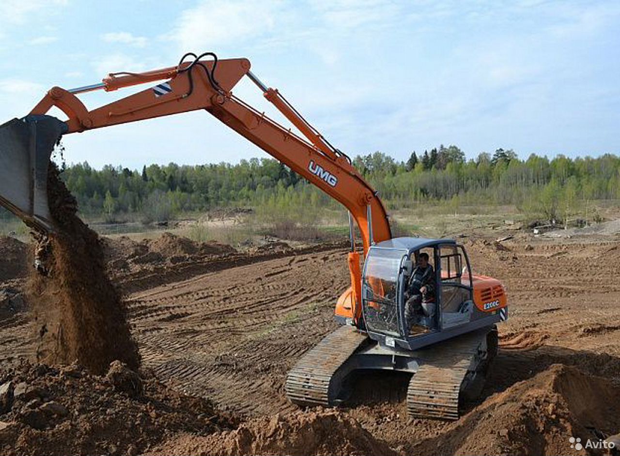 Гусеничный экскаватор UMG E220C
