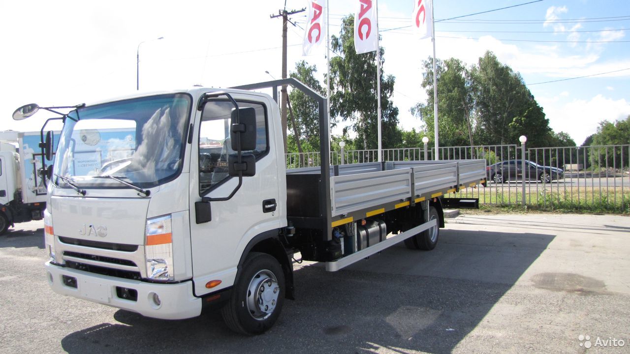 Бортовой грузовик JAC 80