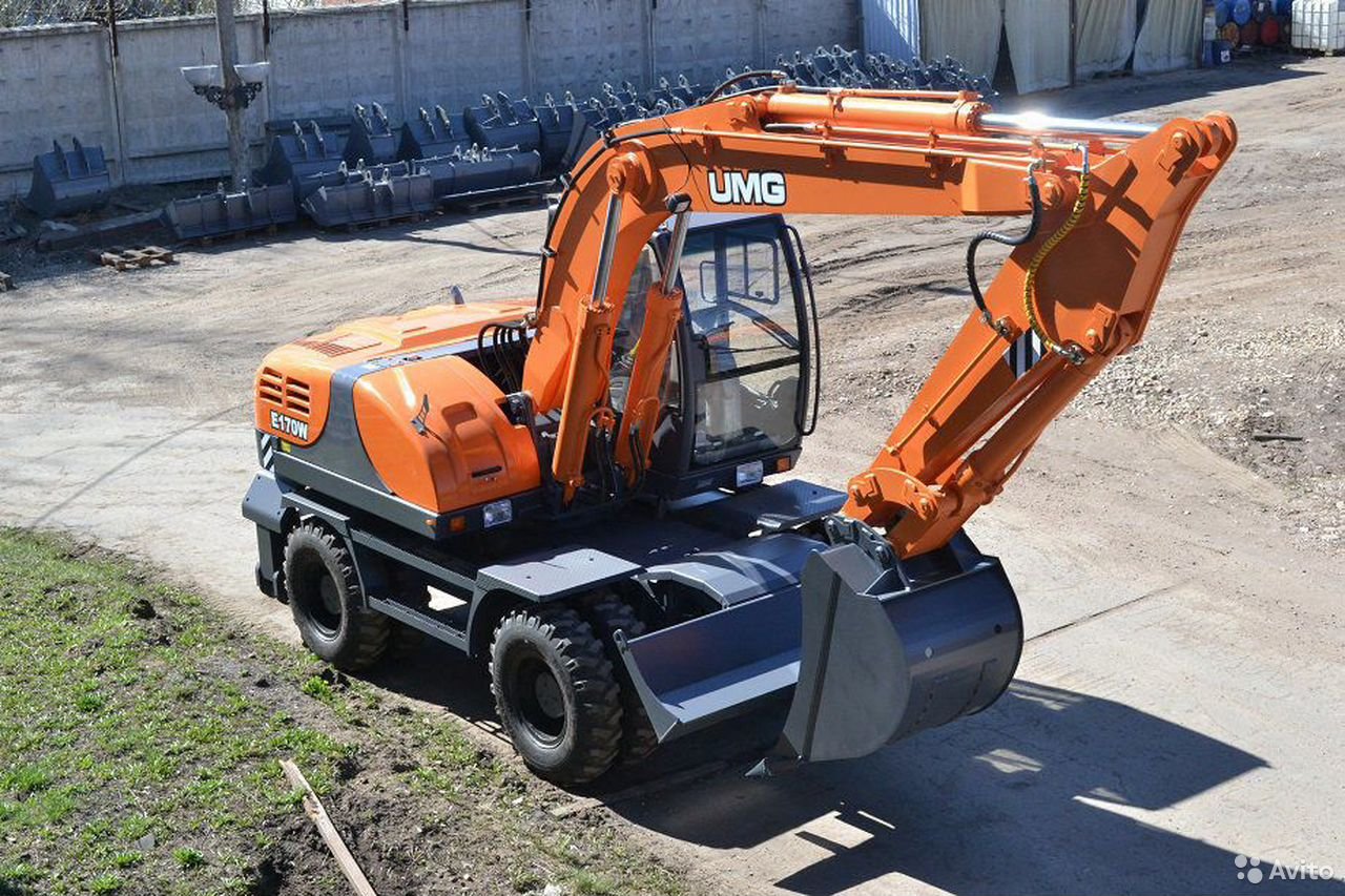 Колесный экскаватор UMG E170W