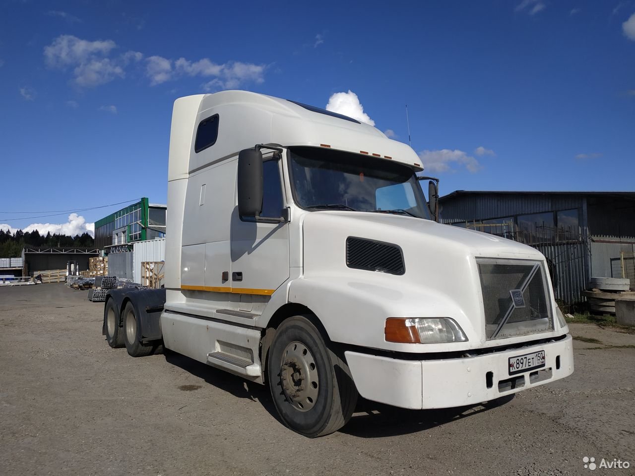 Седельный тягач Volvo VNL