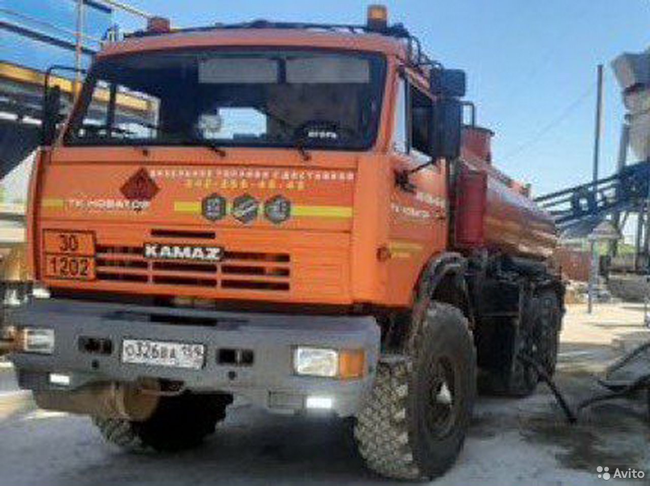Бензовоз КамАЗ топливозаправщик