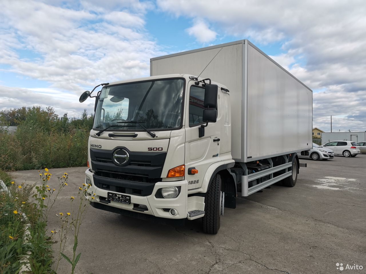 Грузовой фургон Hino 500