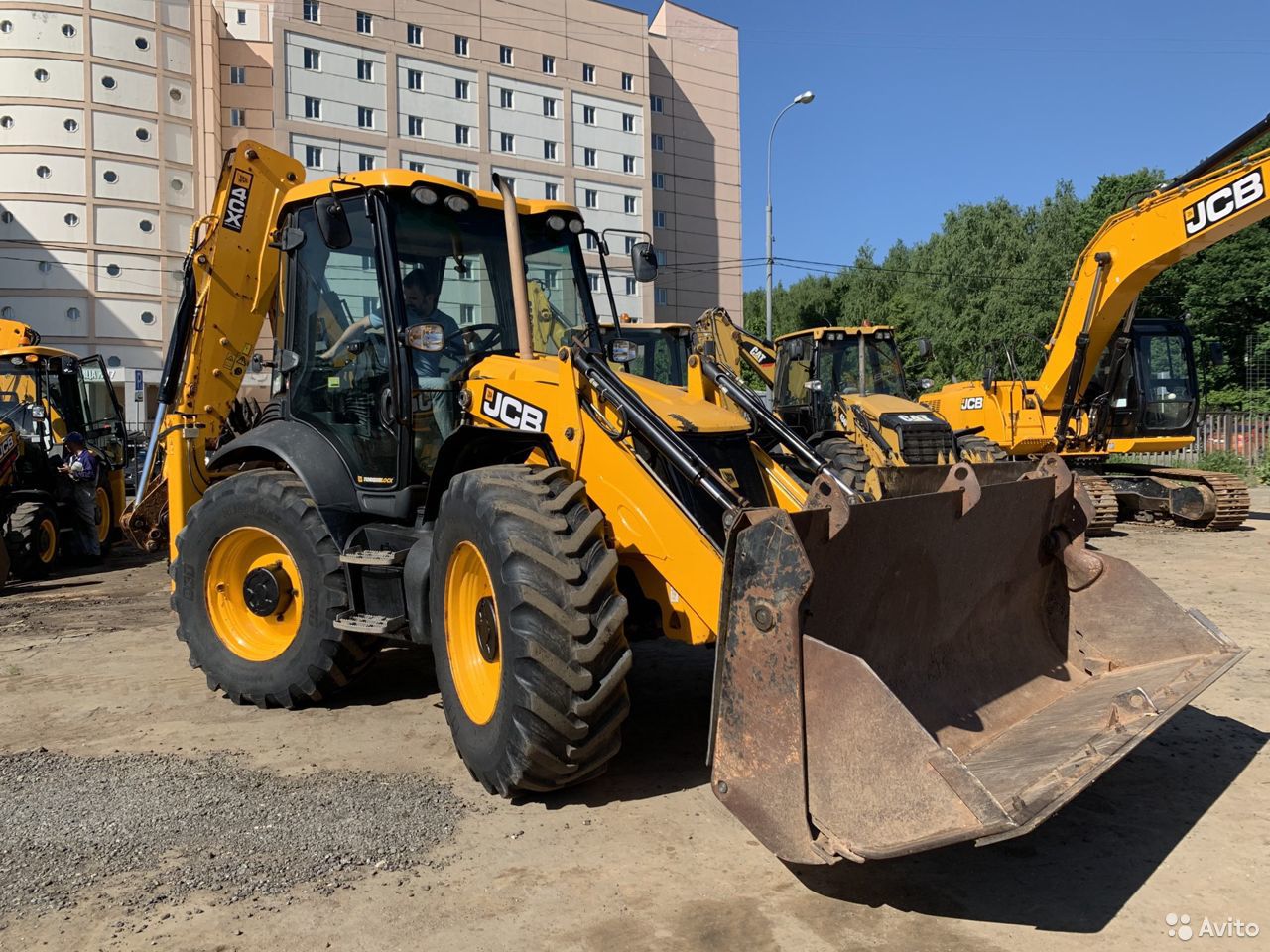 Экскаватор-погрузчик JCB 4CX