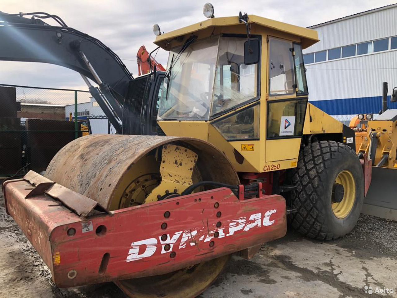 Грунтовый каток Dynapac CA250