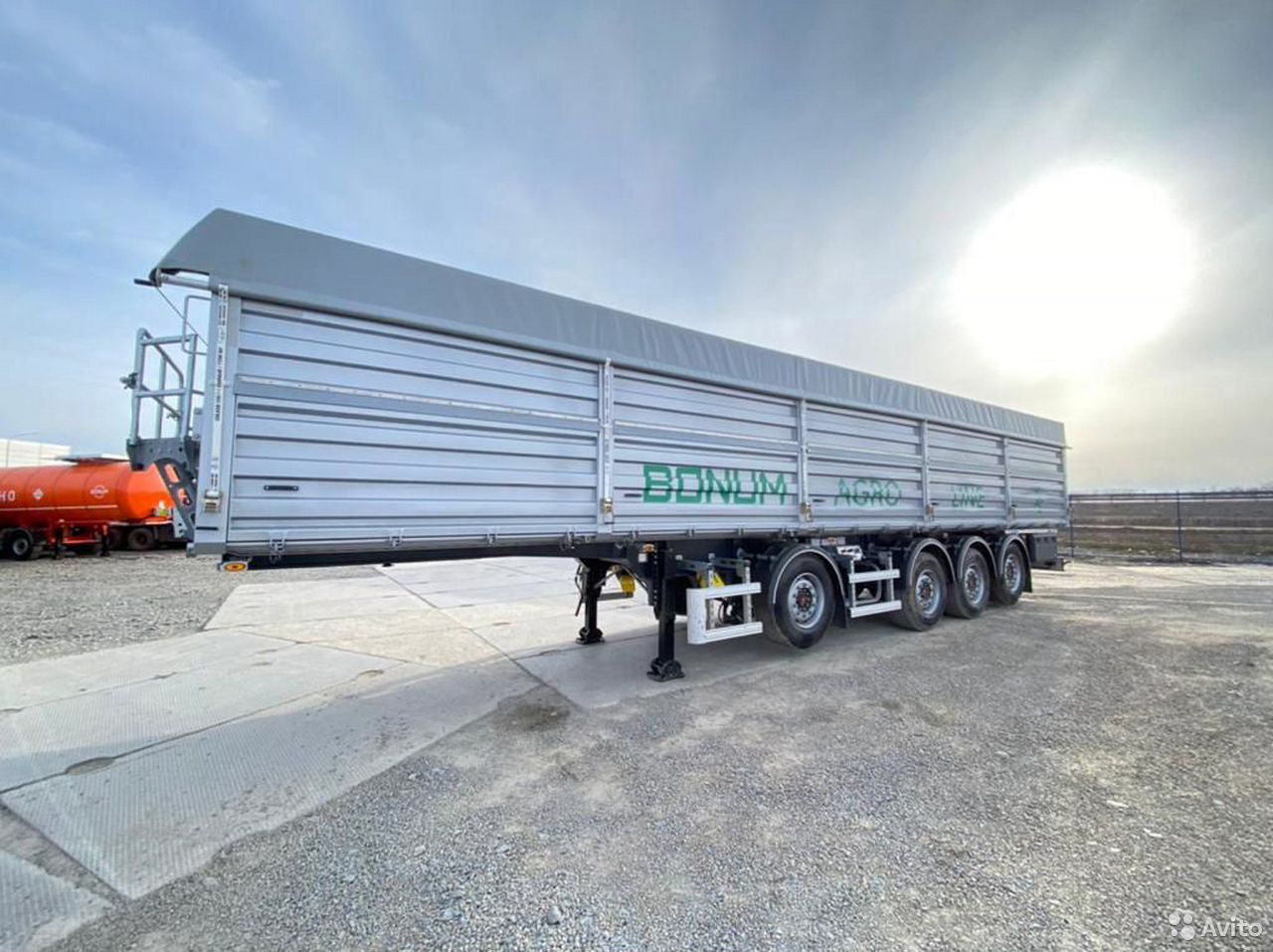 Полуприцеп зерновоз Bonum Agro