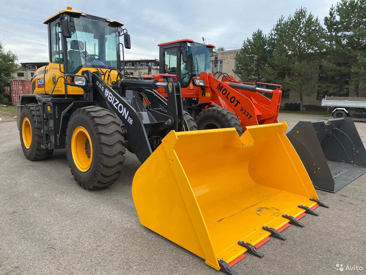 Фронтальный погрузчик BIZON 936