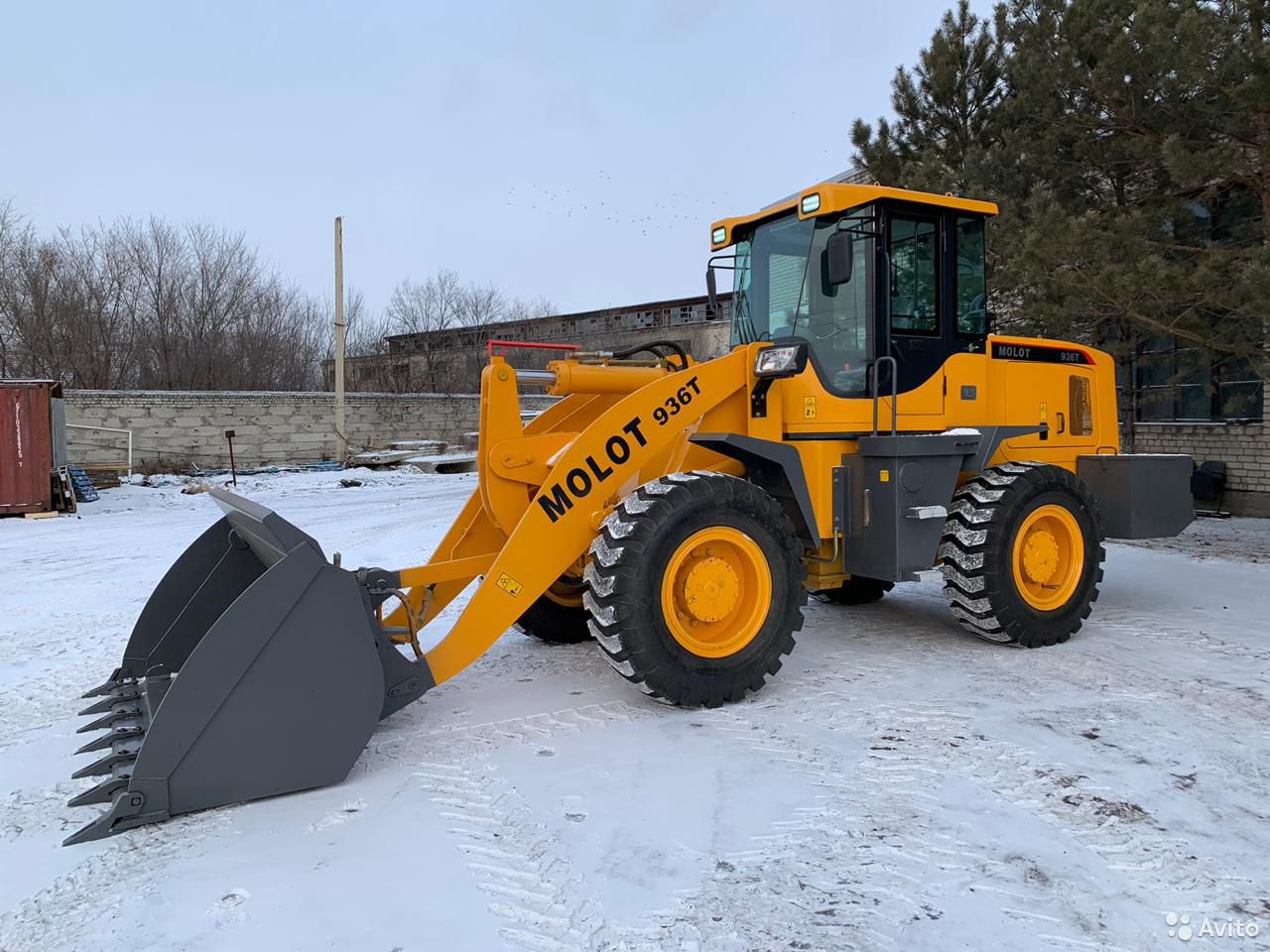 Фронтальный погрузчик Molot 936T