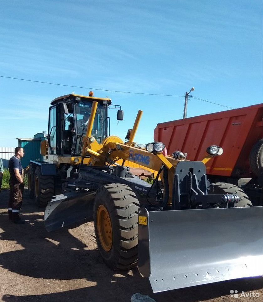 Автогрейдер XCMG GR215A