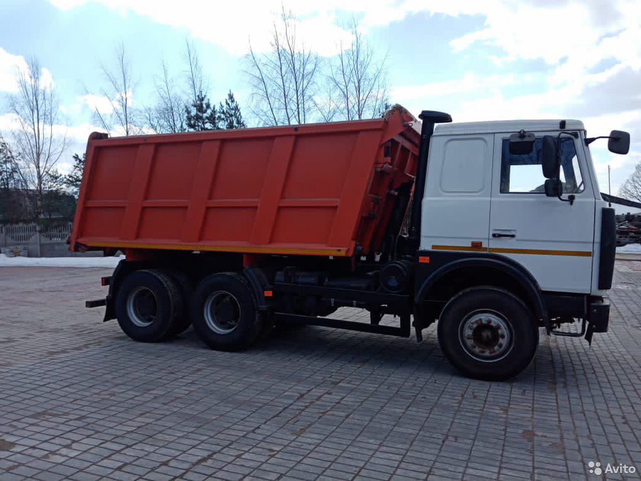 Самосвал МАЗ 5516