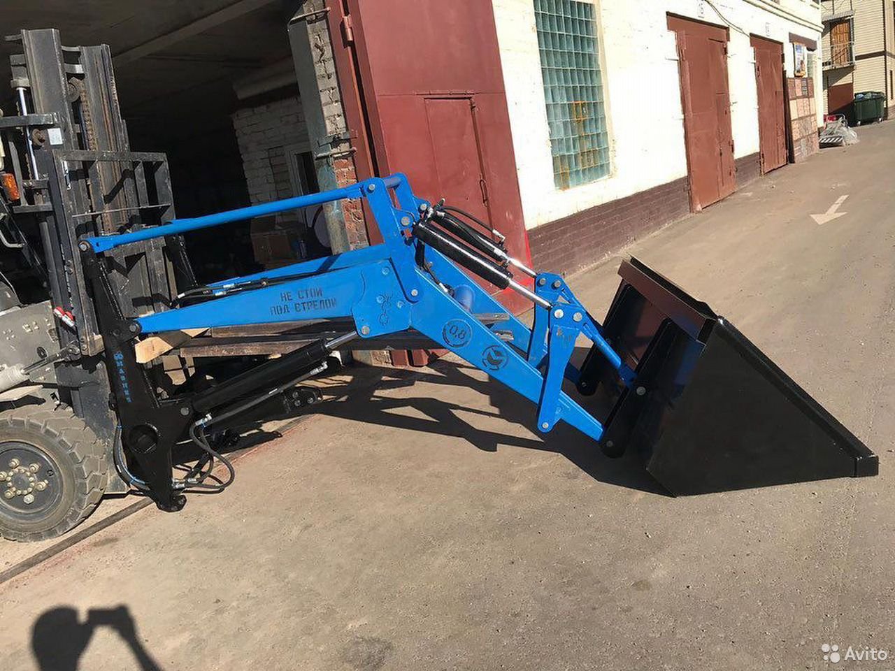 Навесной погрузчик (КУН) Магнус (Magnus) ПКУ-0,8
