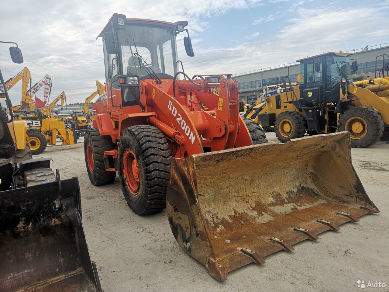 Фронтальный погрузчик Doosan DISD SD200