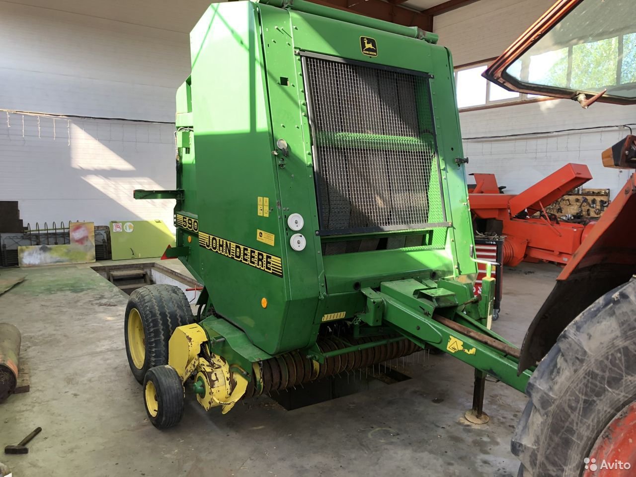 Пресс-подборщик John Deere 590