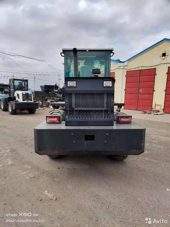 Фронтальный погрузчик ICLES 636