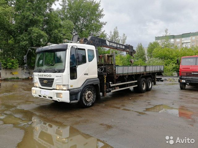 Бортовой грузовик с КМУ Daewoo Ultra Novus
