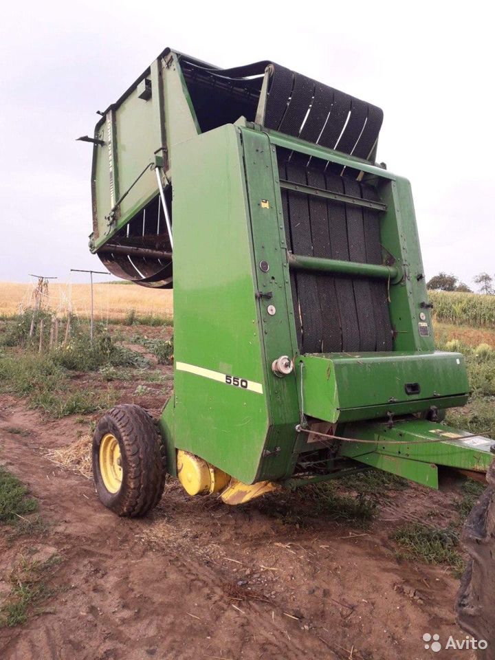 Пресс-подборщик John Deere 550
