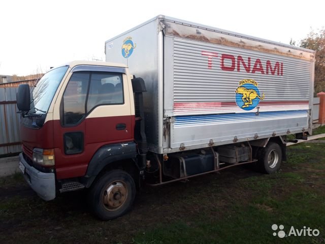Промтоварный фургон Isuzu Forward Juston