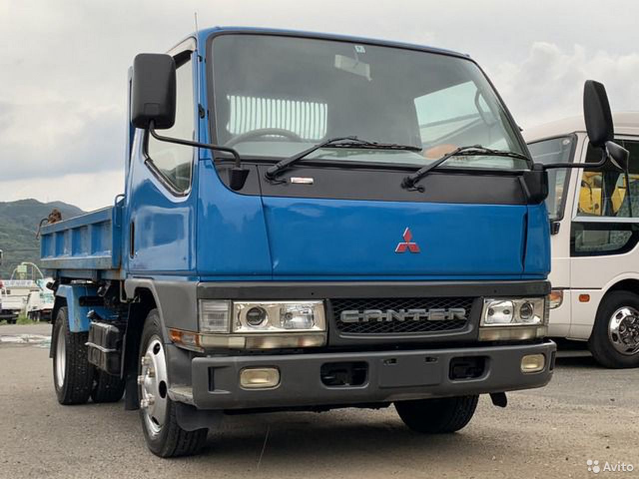 Самосвал Mitsubishi Fuso Canter TF
