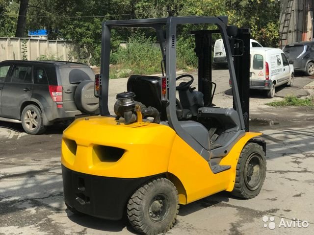 Вилочный погрузчик Komatsu FD30Т-17