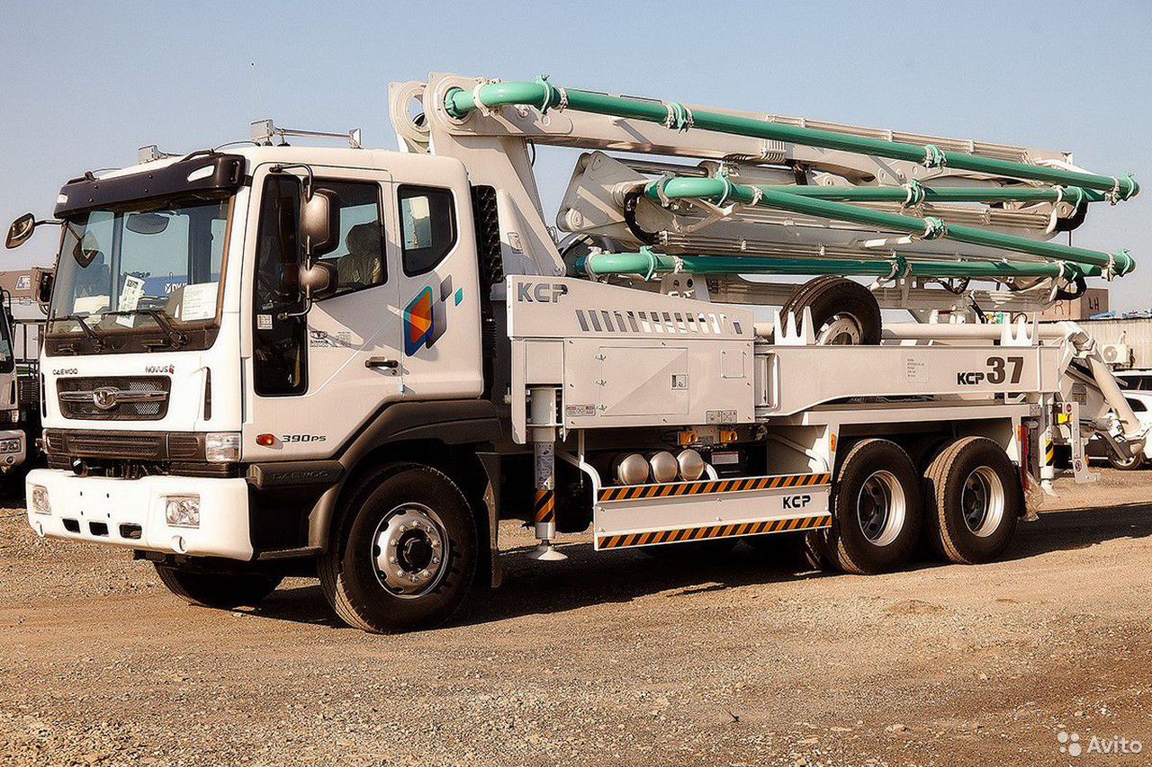 Автобетононасос KCP 37ZX5170 на шасси Daewoo Novus