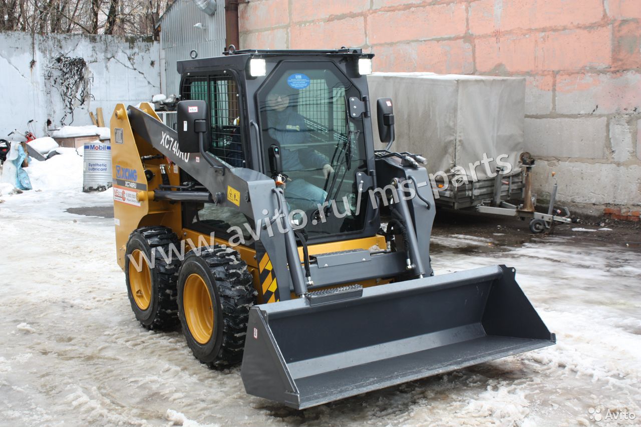 Мини-погрузчик XCMG XC740RU