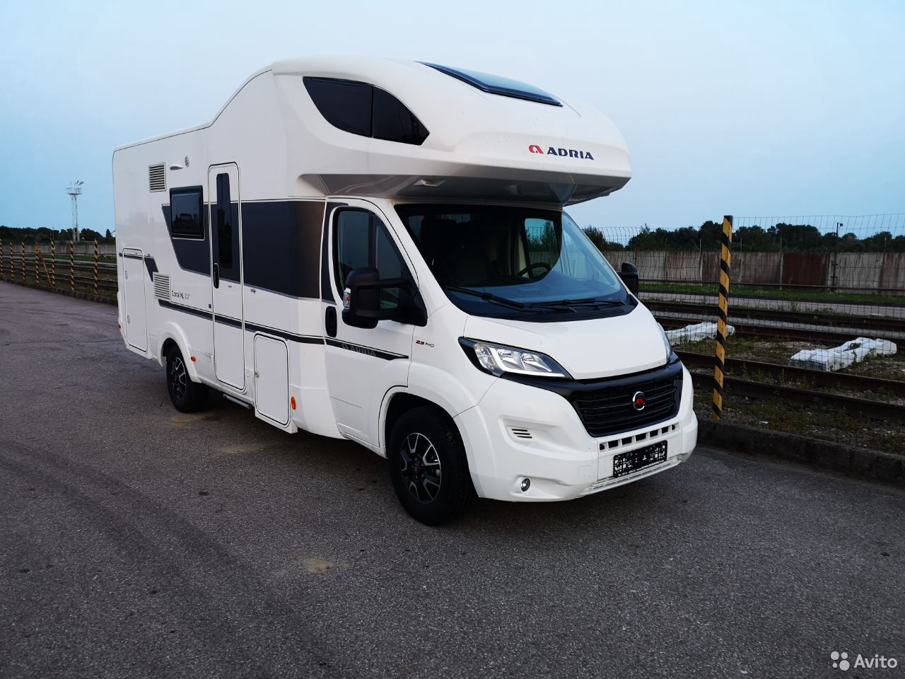 Автодом Adria Coral XL 600 DP (альковный)
