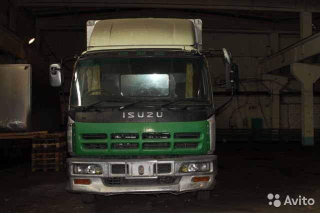Грузовой фургон Isuzu