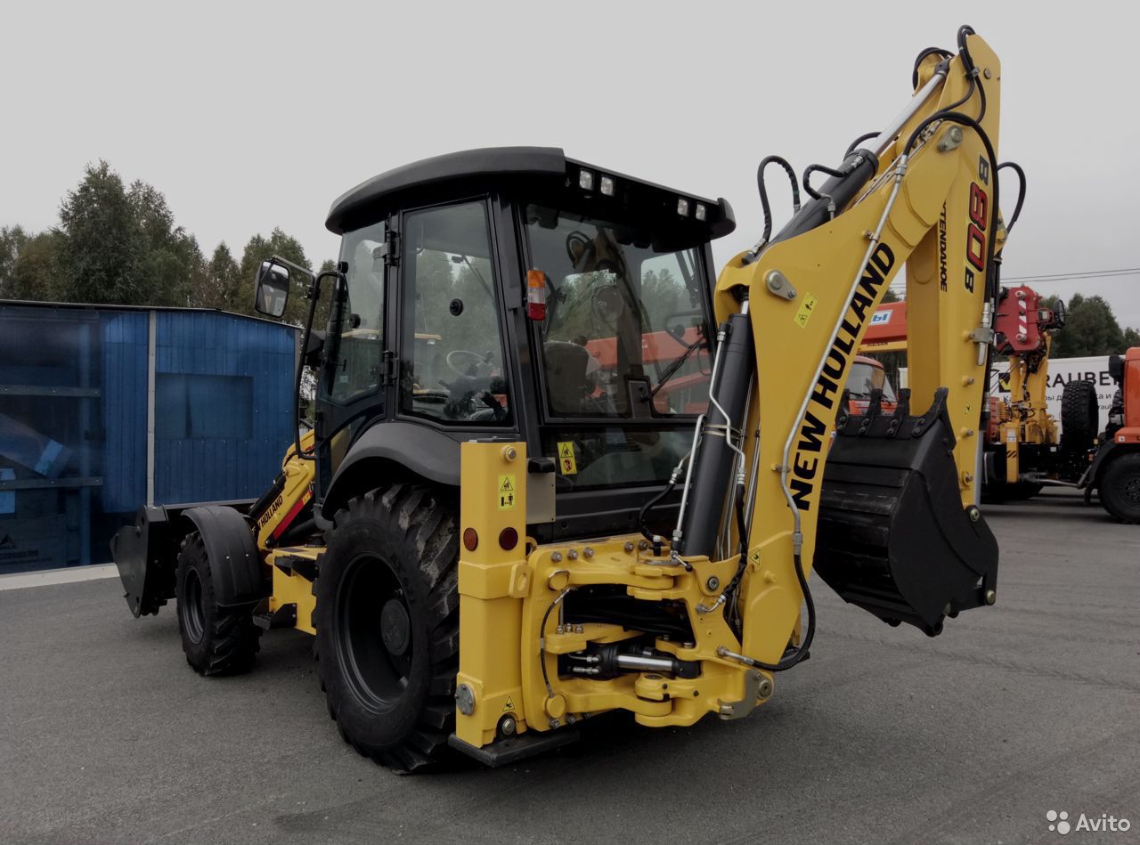 Экскаватор-погрузчик NewHolland B80B