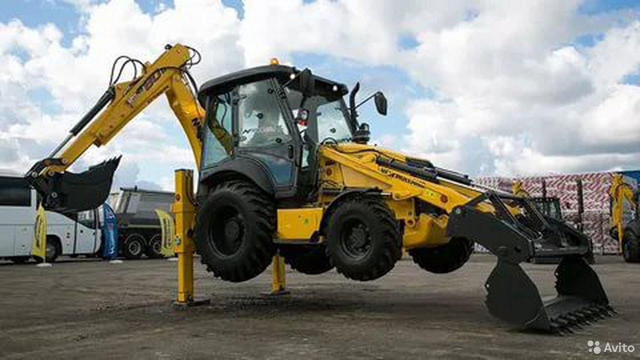 Экскаватор-погрузчик New Holland B80B