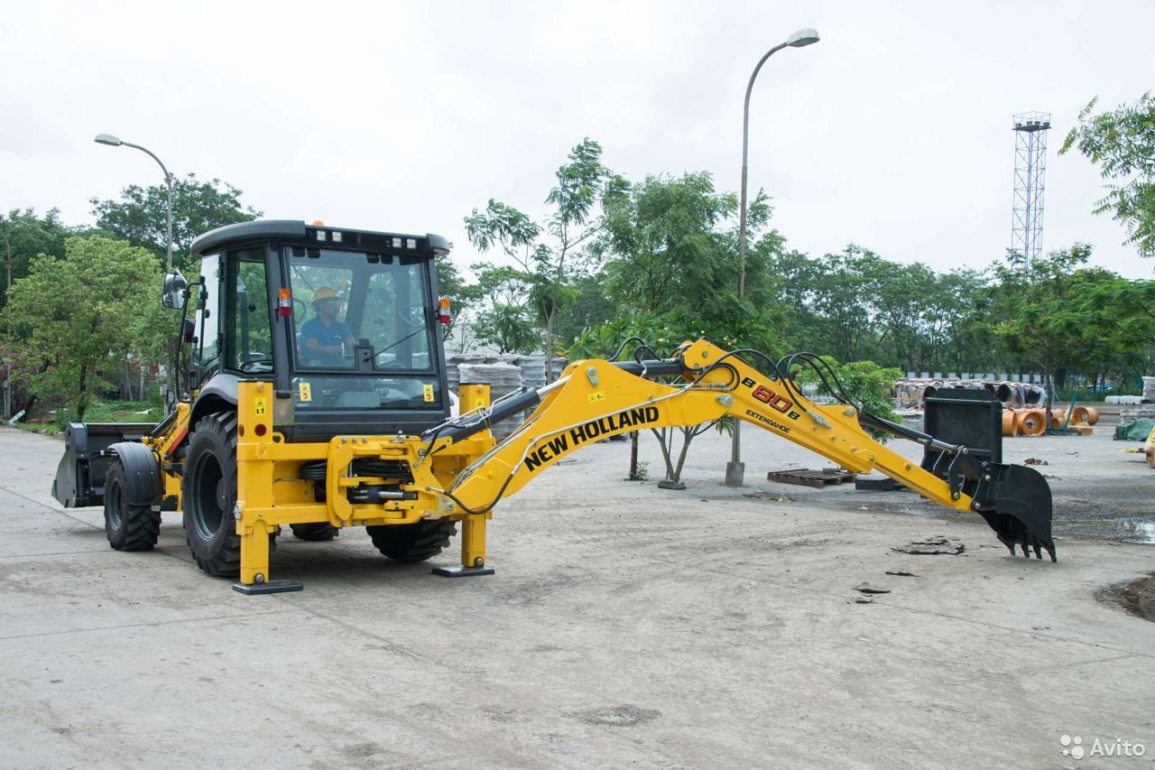 Экскаватор-погрузчик New Holland B80B