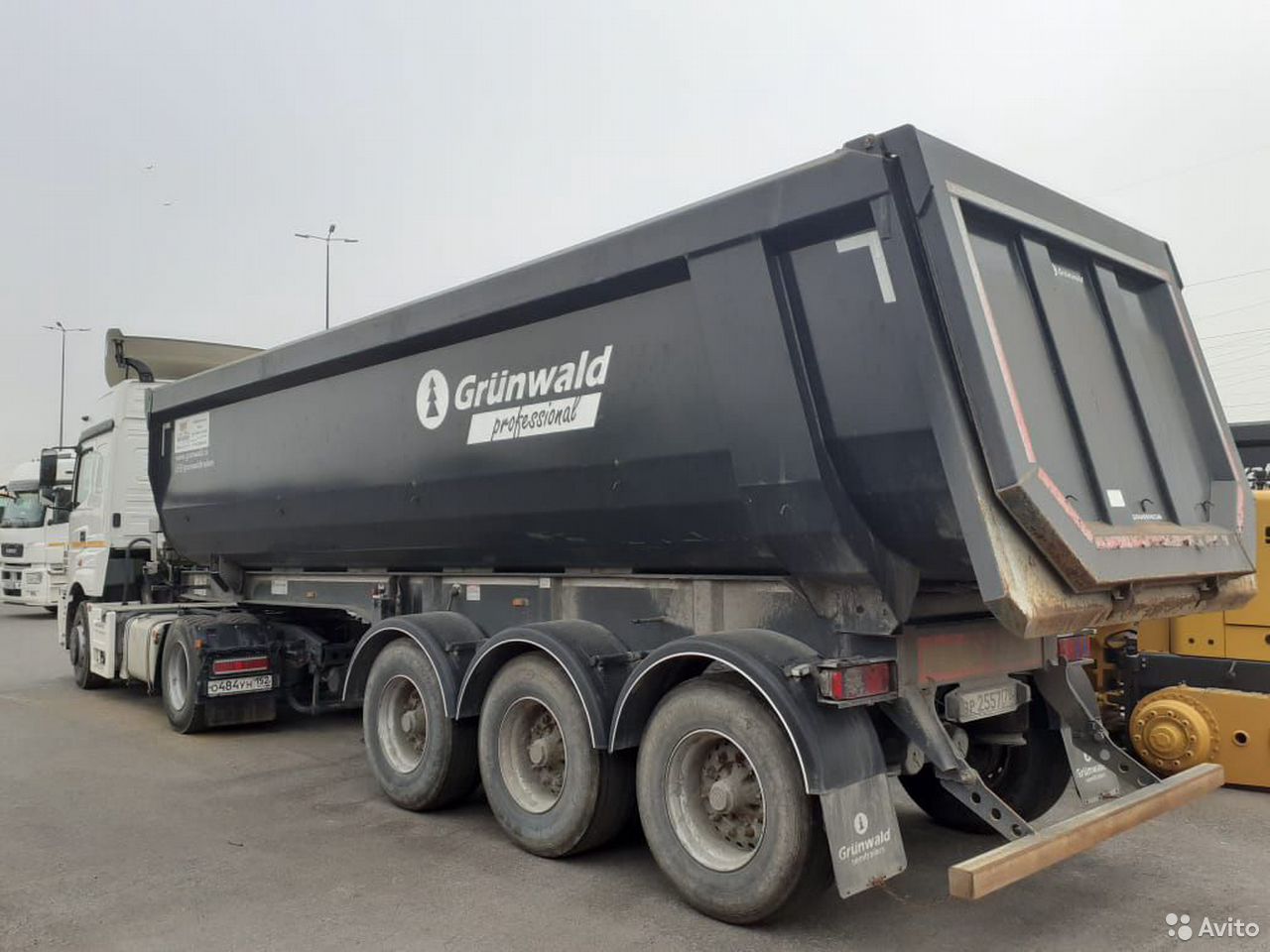Самосвальный полуприцеп Grunwald 9453 31 м3