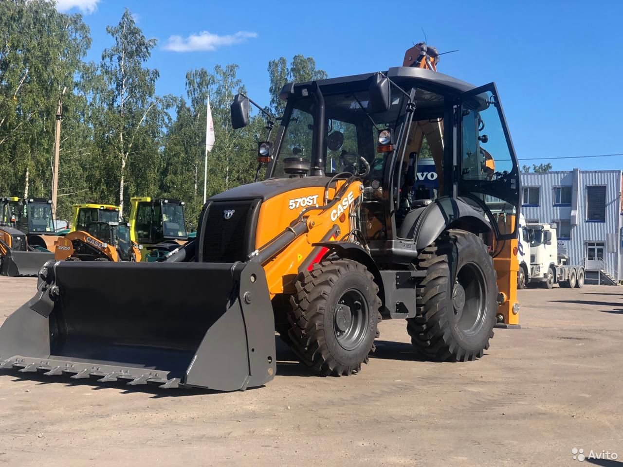 Экскаватор-погрузчик Case 570ST