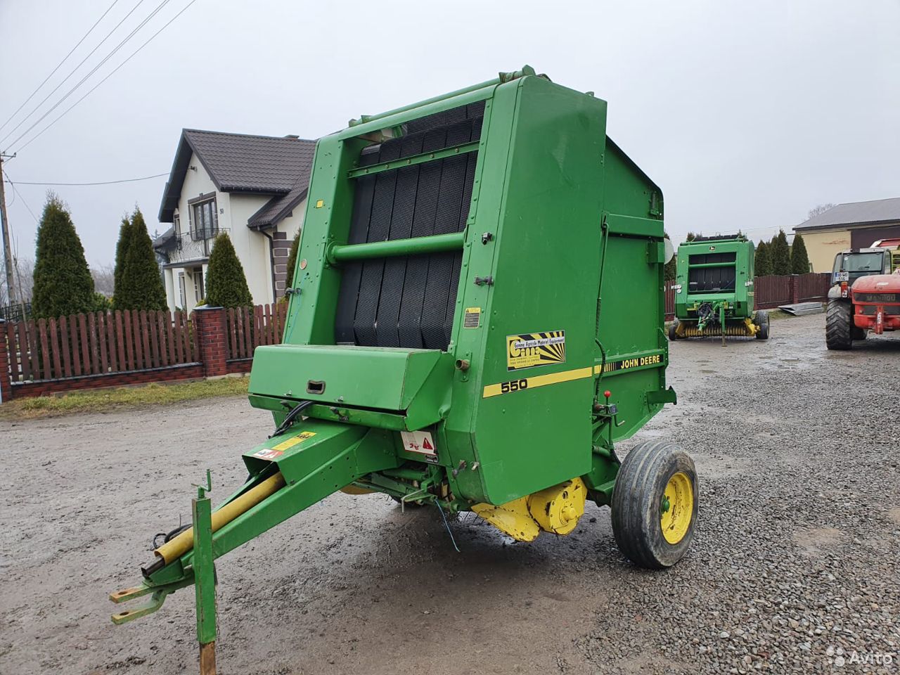 Пресс-подборщик John Deere 550