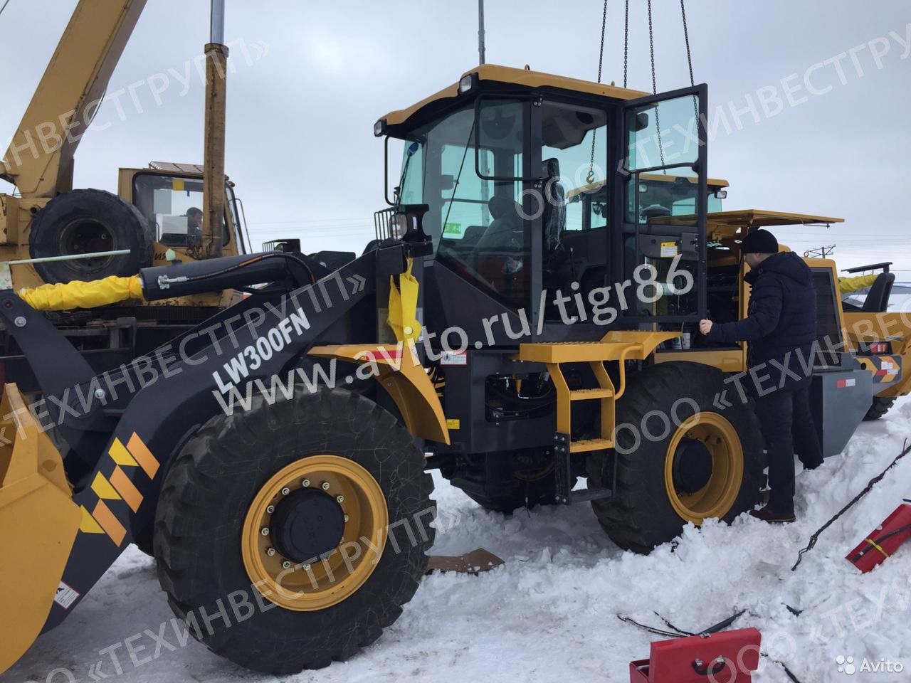 Фронтальный погрузчик XCMG LW300FN