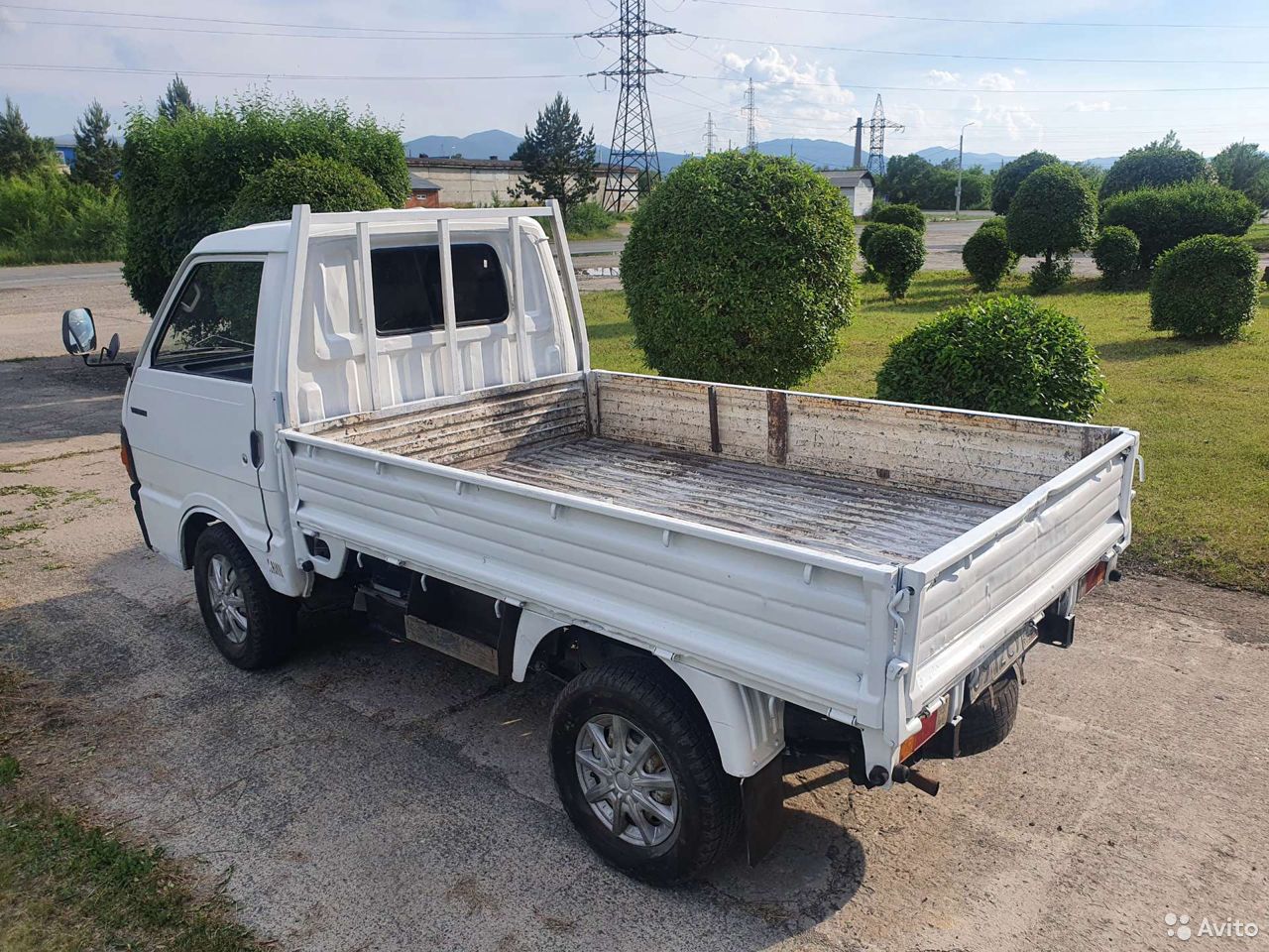Бортовой автомобиль Nissan Vanette