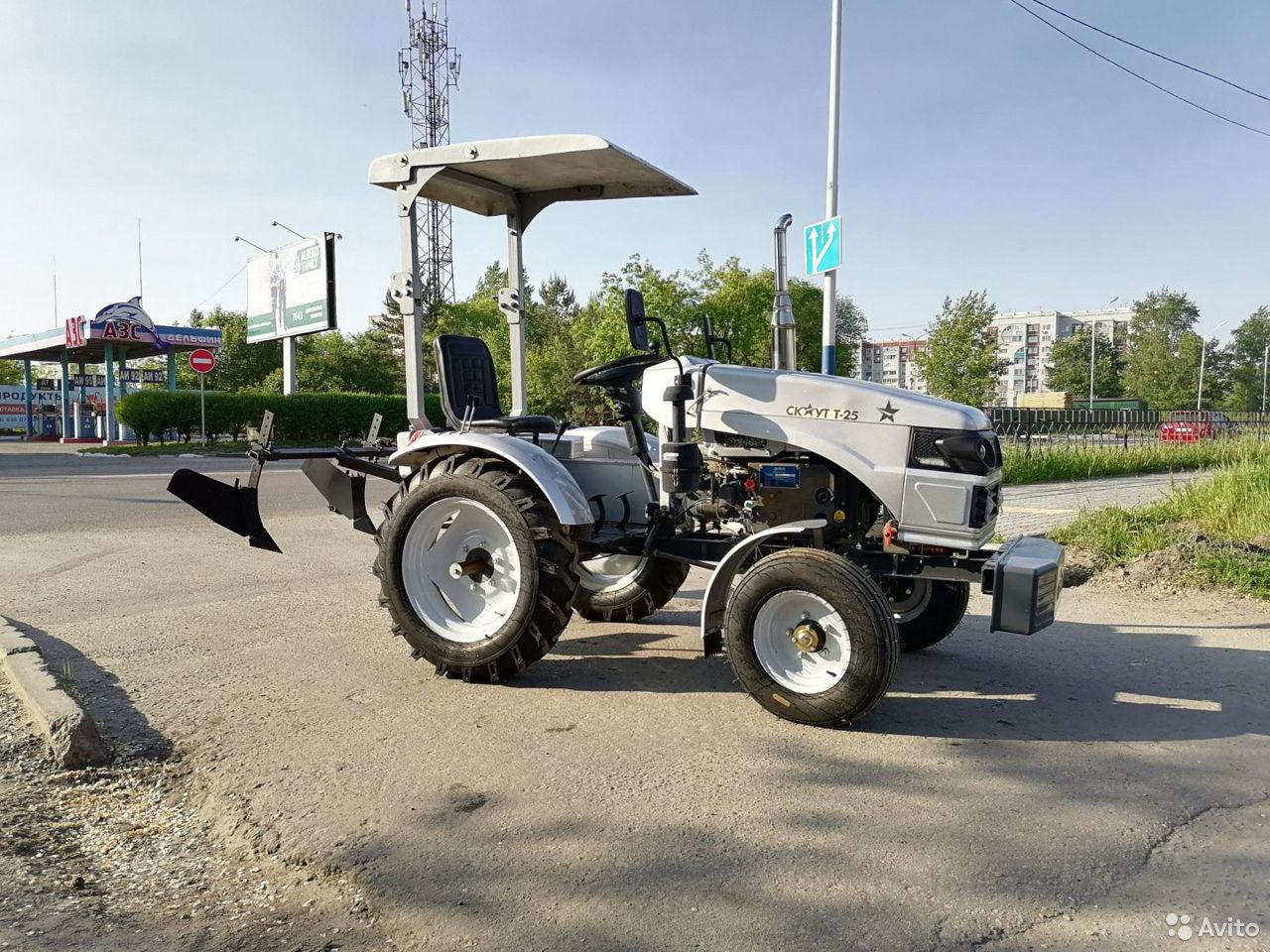 Мини-трактор Скаут T-25 с культиватором