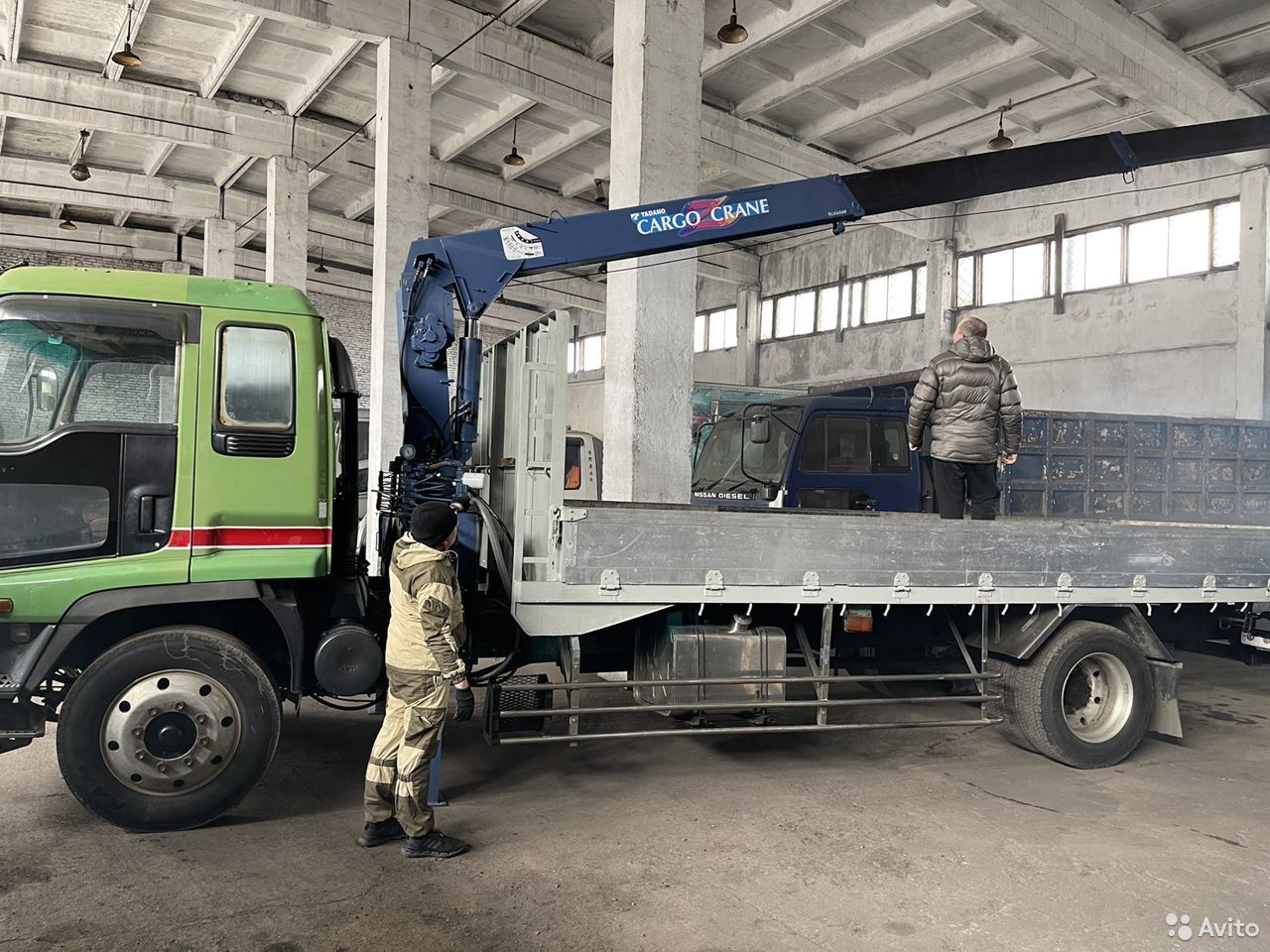 Бортовой грузовик с КМУ ISUZU с КМУ Tadano Cargo Crane