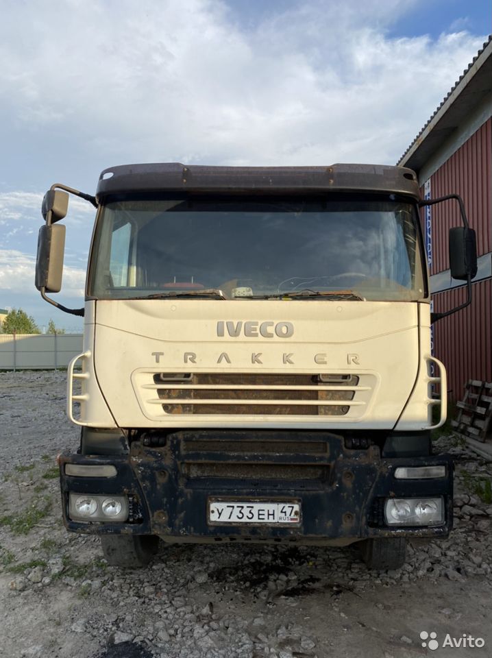 Самосвал Iveco Trakker