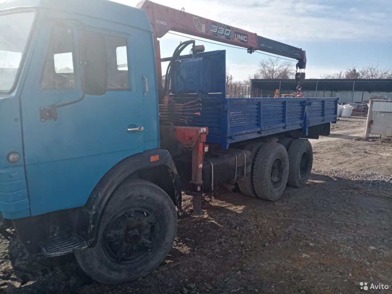 Бортовой грузовик с КМУ КамАЗ с КМУ Unic 330