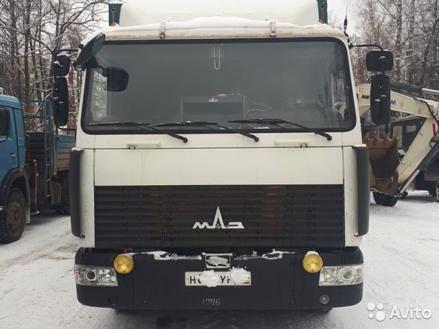 Тентованный грузовик МАЗ 4371