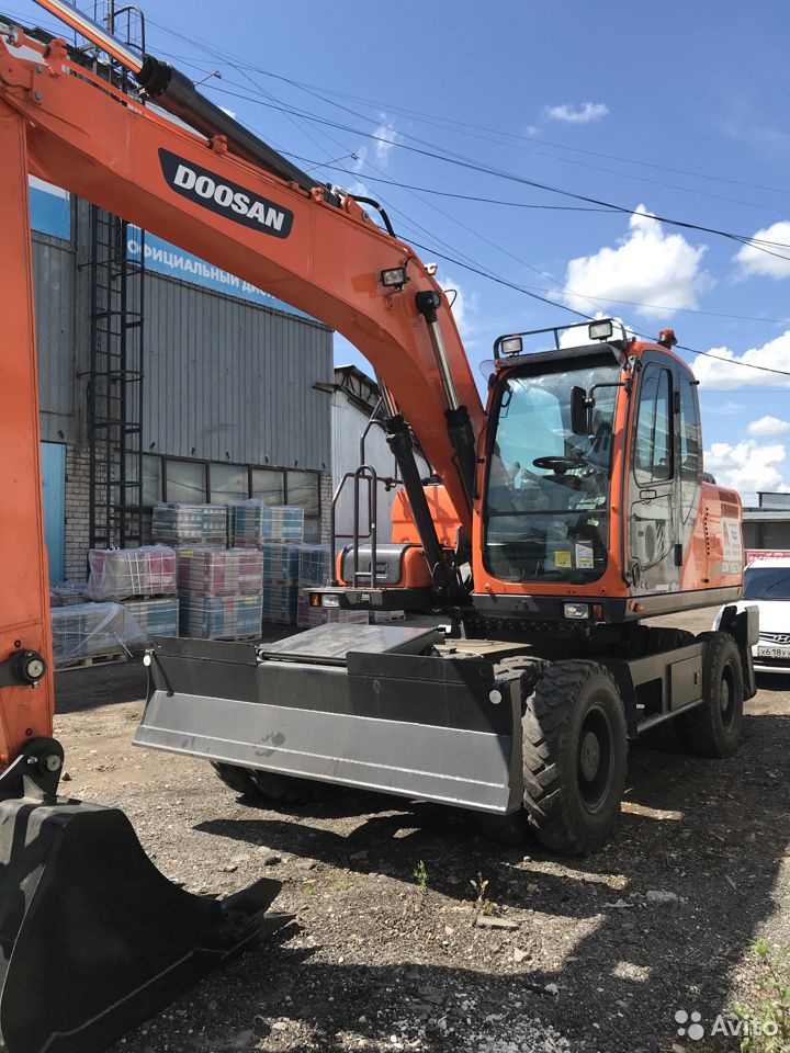 Колесный экскаватор Doosan DX160W