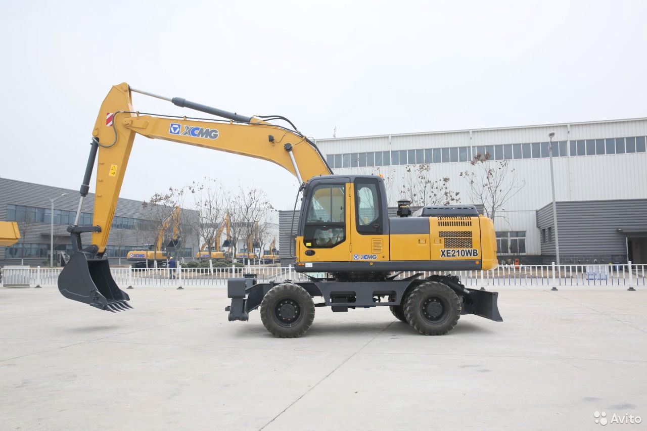 Колесный экскаватор XCMG XE210WB