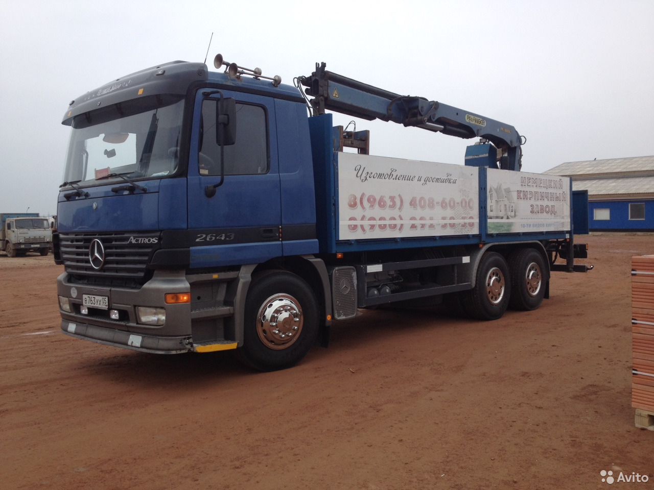 Бортовой грузовик с КМУ Mercedes-Benz Actroc 2643 с КМУ Palfinger PK16000L