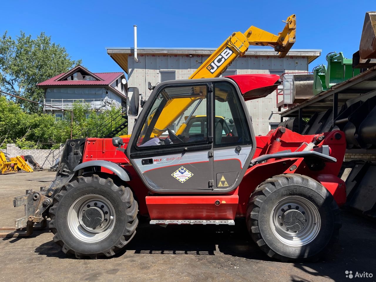 Телескопический погрузчик Manitou MLT-845