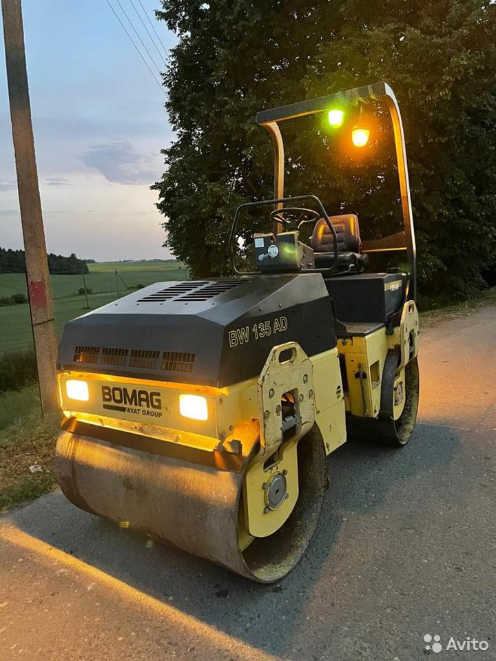 Тротуарный каток Bomag BW135 AD