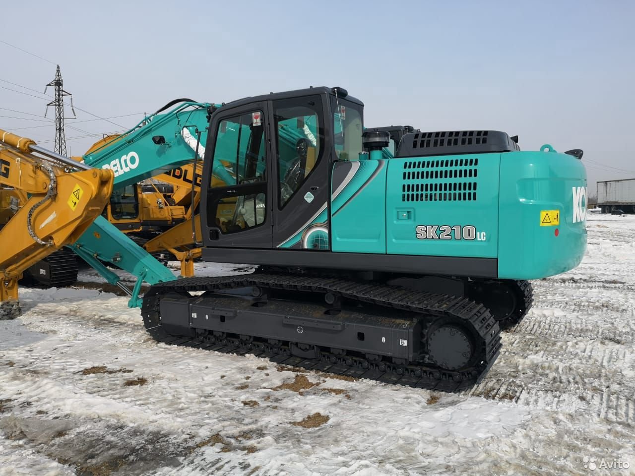 Гусеничный экскаватор Kobelco SK210LC-10